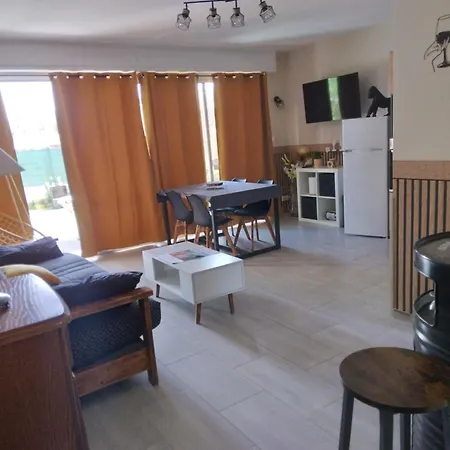 Apartment T2 Rdc Jardin Parking