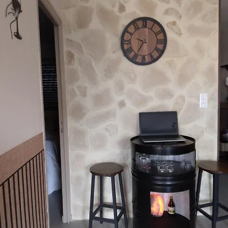 T2 , Jardin 100m Parking Gratuit Lägenhet